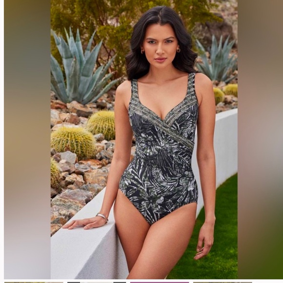 MIRACLESUIT Plus Size Zahara Sanibel One Piece Swimsuit - Picture 3 of 13